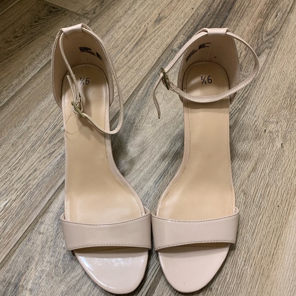 Time&Tru Heels - Picture 1 of 6